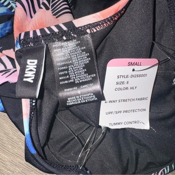 DKNY One Piece Swimsuit Floral Size small S tummy control SPF protection​​​​​​ - Picture 6 of 7